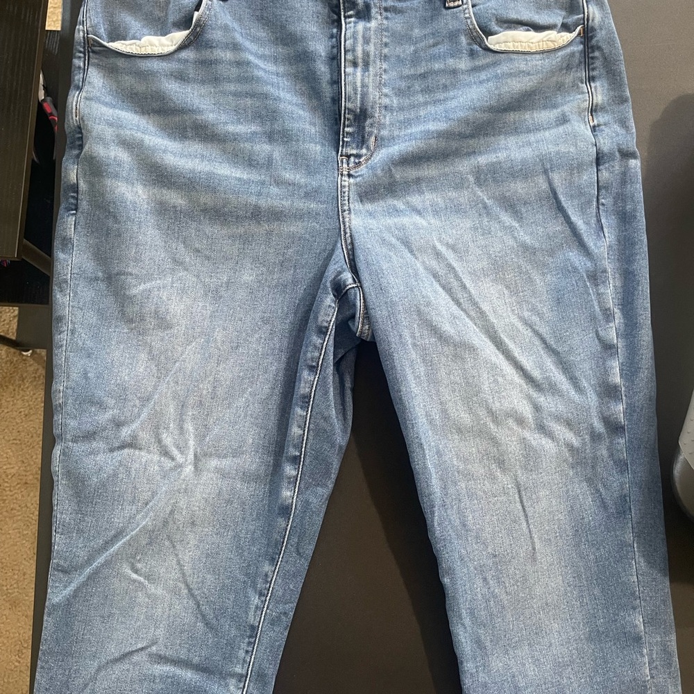 American Eagle Outfitters Light Blue Denim Jeans